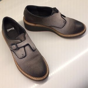 Camper 37 (US 6.5) LEATHER SNAKE SKIN Gray WEDGE